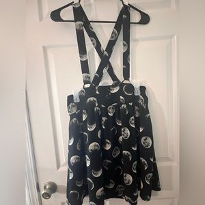 Hot topic suspender skirt